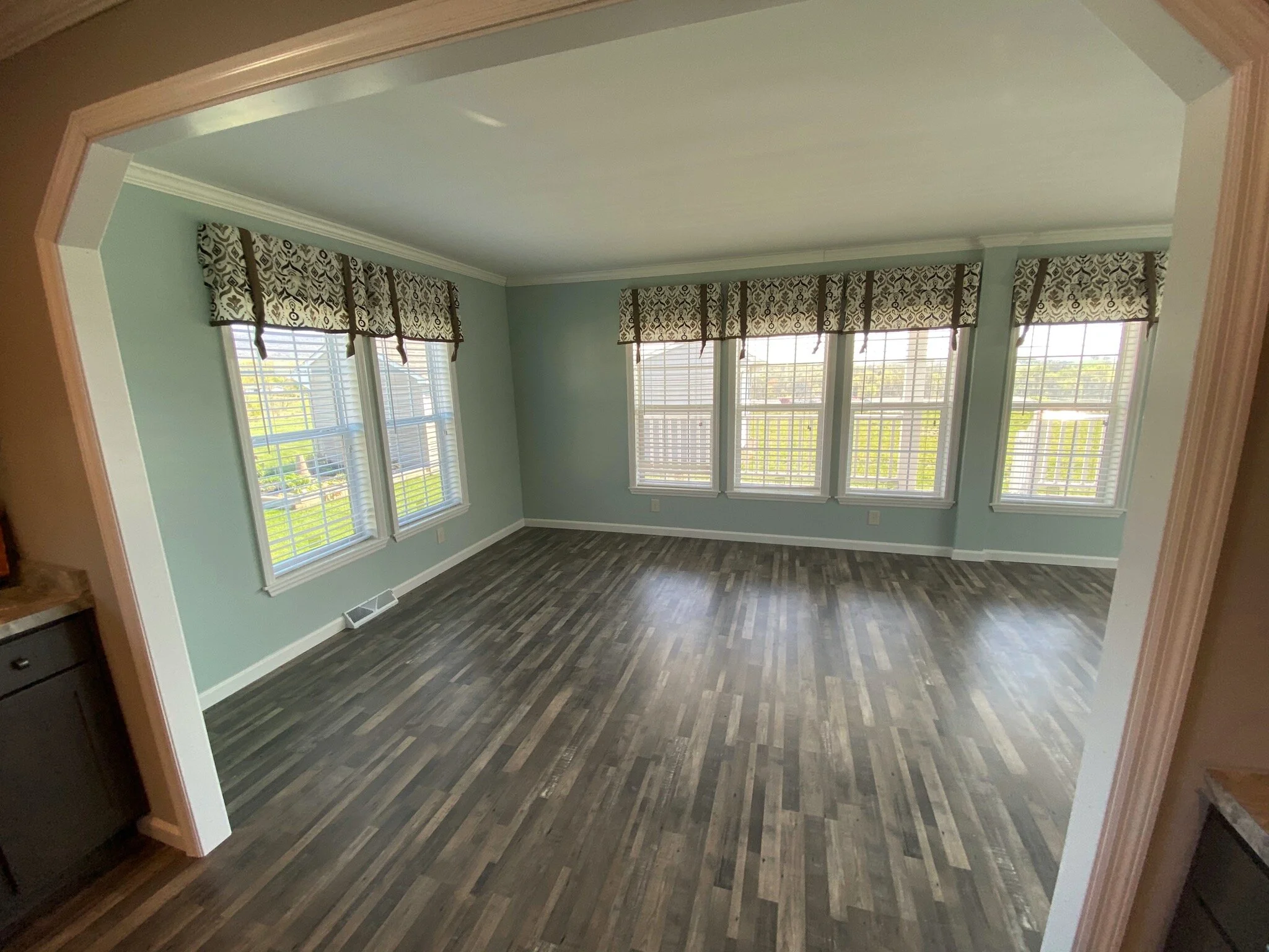 167 Glenridge Drive - 6 of 15.jpeg