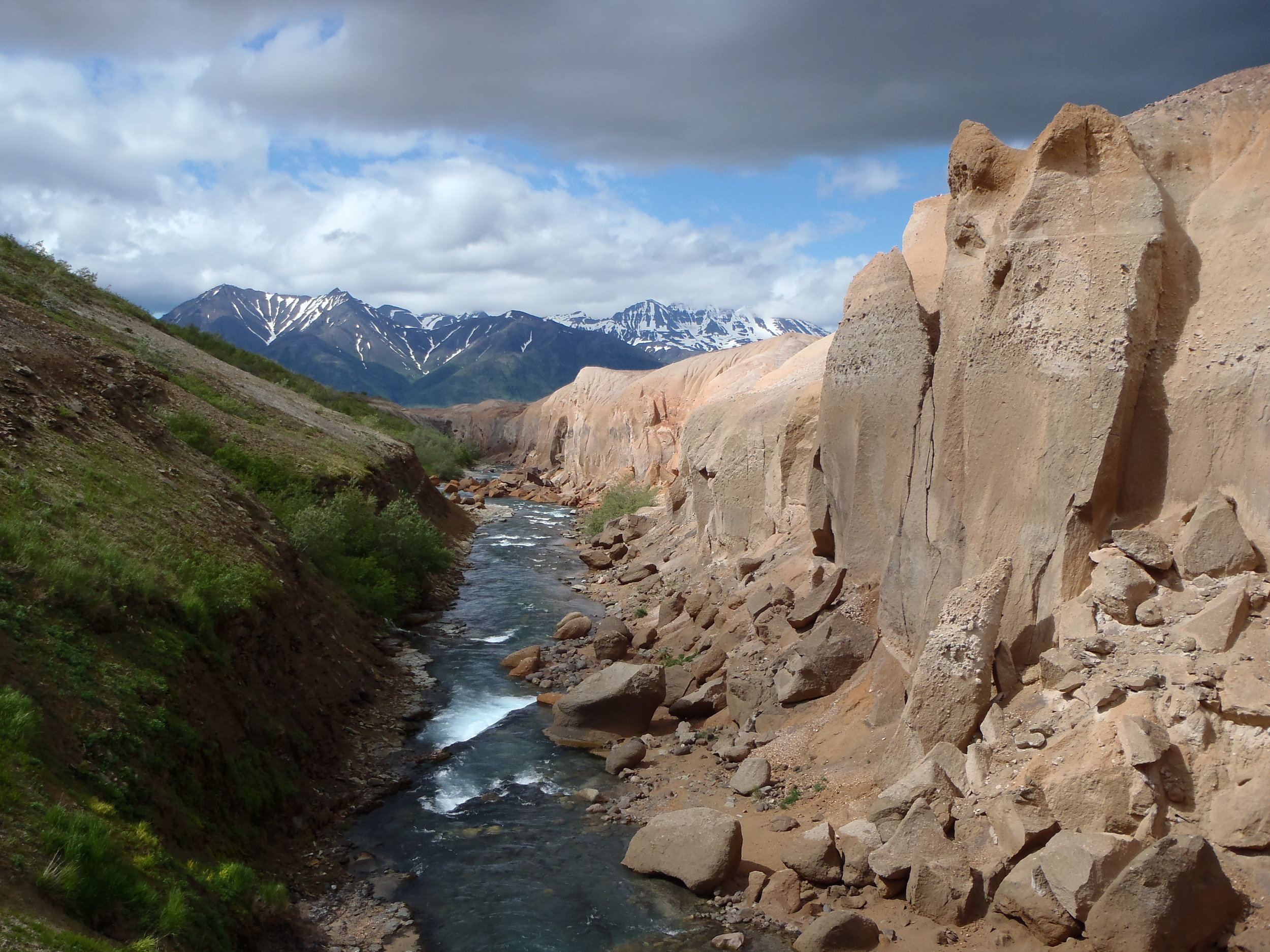 Valley of Ten Thousand Smokes, Katmai NP, US - UAF Volcanology Field School 2016