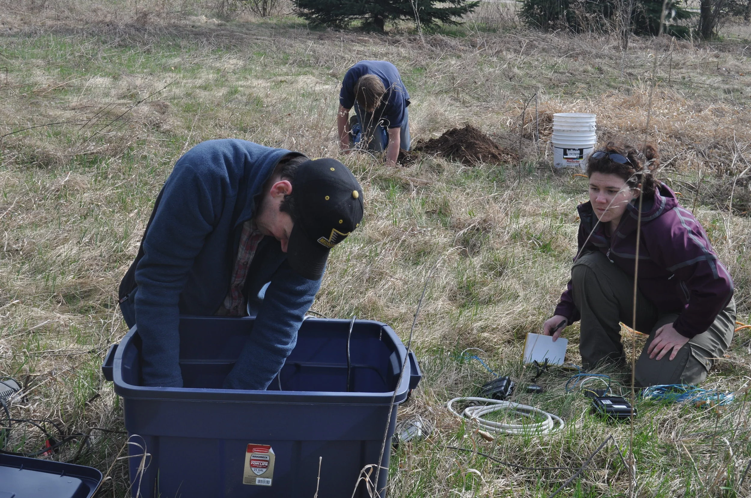 Setting up seismic station, Clintonville, WI - MTU seismo-acoustic deployment - March 2012