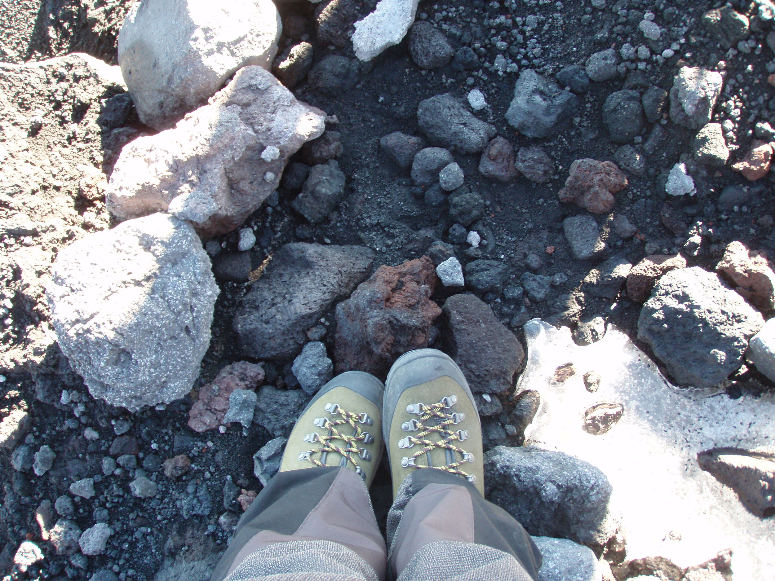 Walking on Villarrica Volcano, Chile - MTU seismo-acoustic field campaign - March 2011