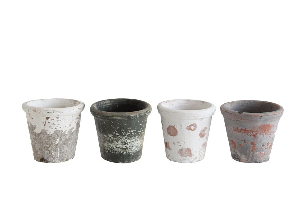 4%22 Round x 3-1:2%22H Clay Pot, Distressed Finish.jpg