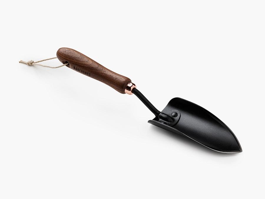 Spade_01_900x674_a8193d23-cdda-4f76-aea2-9f825a28a95e.jpg