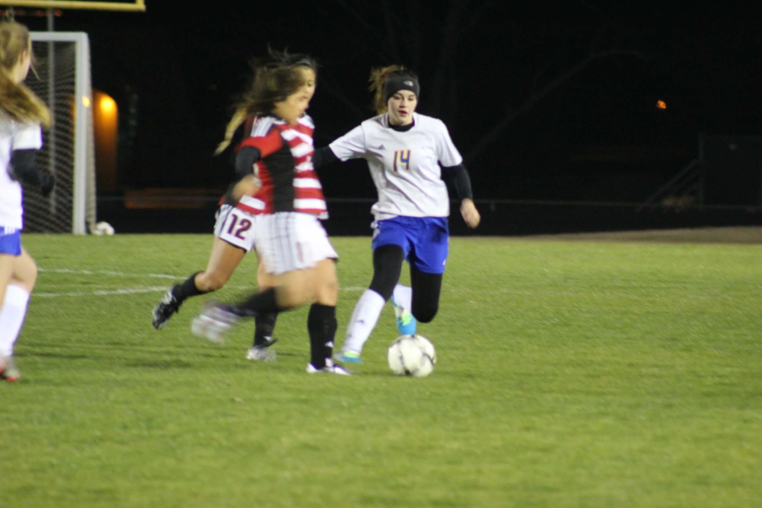 Mara Mabry Pushes Past Two Opponents