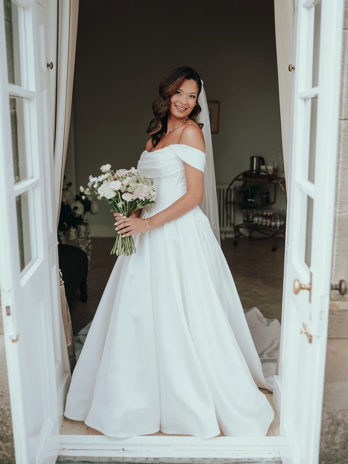 bridal-hair-makeup-cotswolds.png