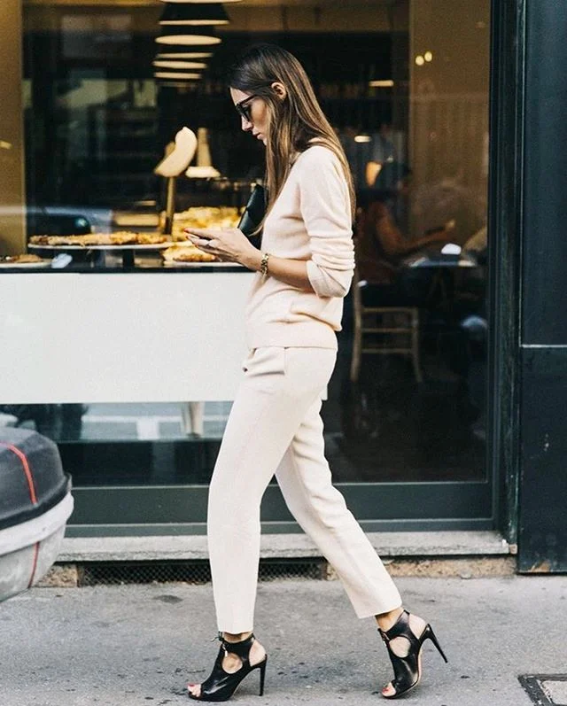 Loving fall weather dressing with beige colors. 🍂🍁