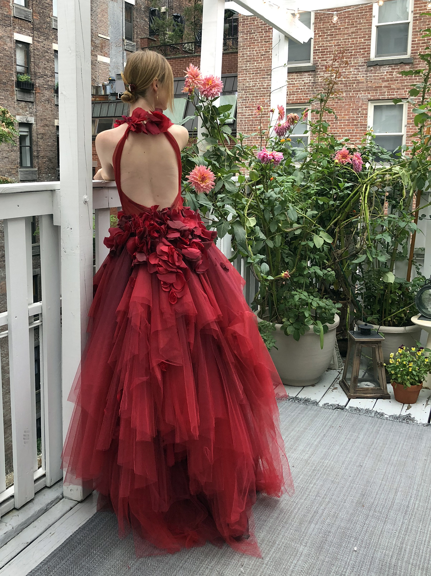  The impossibly tall and gorgeous  Clara McSweeny , wearing a stunning  Marchesa  gown. 