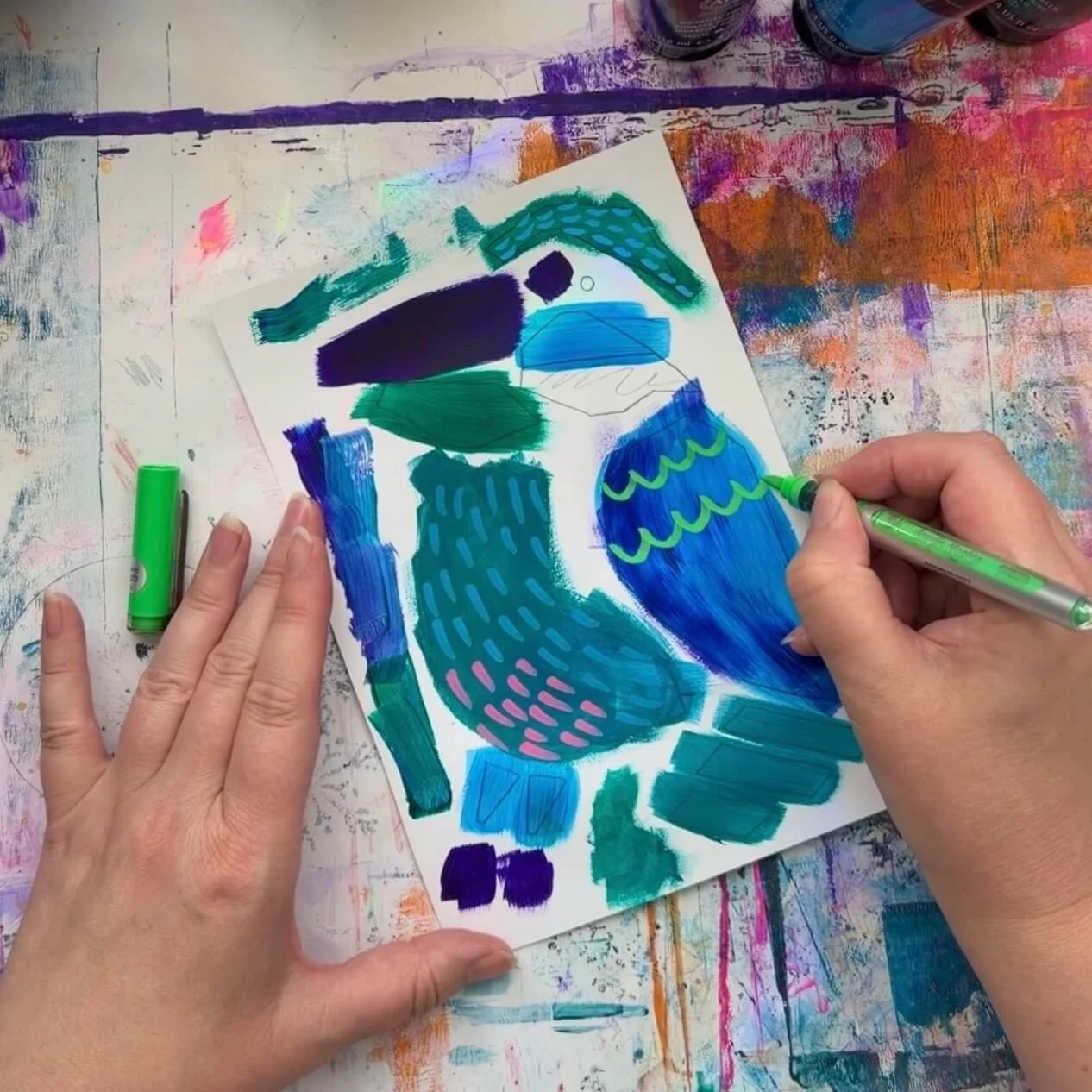 Free downloadable kids craft / painting template of a Kingfisher bird