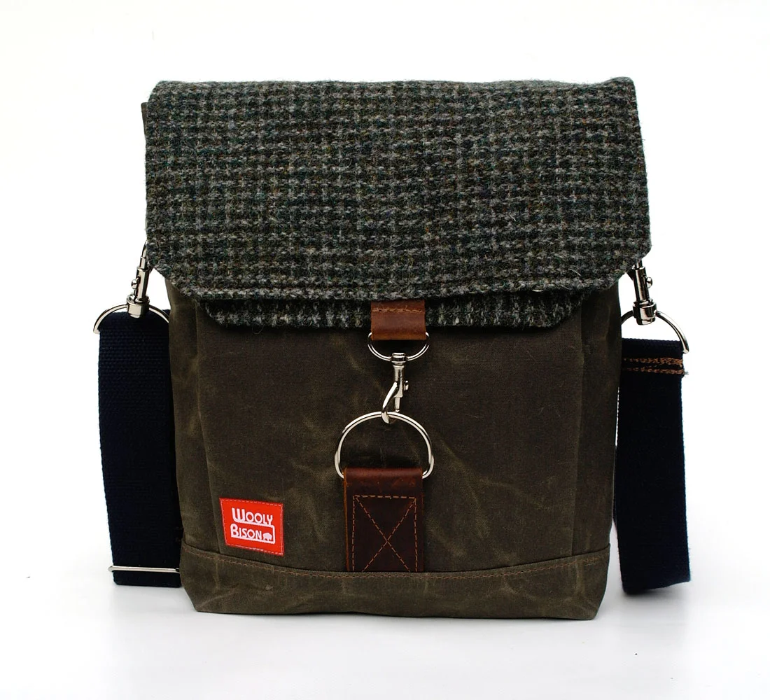 darktweedsatchel1.jpg