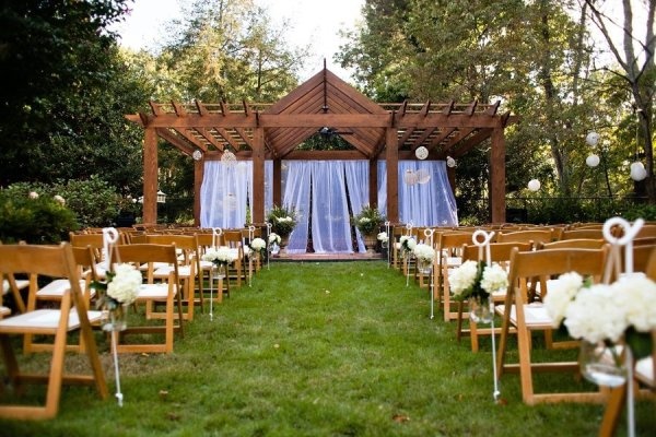 Creme de le Chic Events, Kelly Lane Photography, Atlanta GA #cremedelechic #atlantawedding #backyardwedding