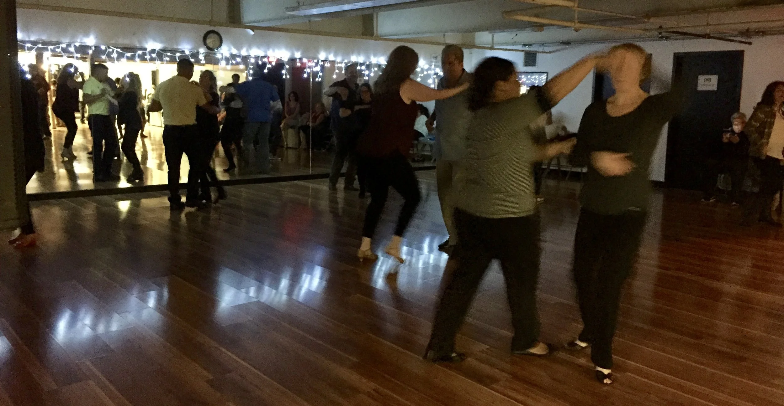 5 Excellent Benefits Of Salsa Dancing!