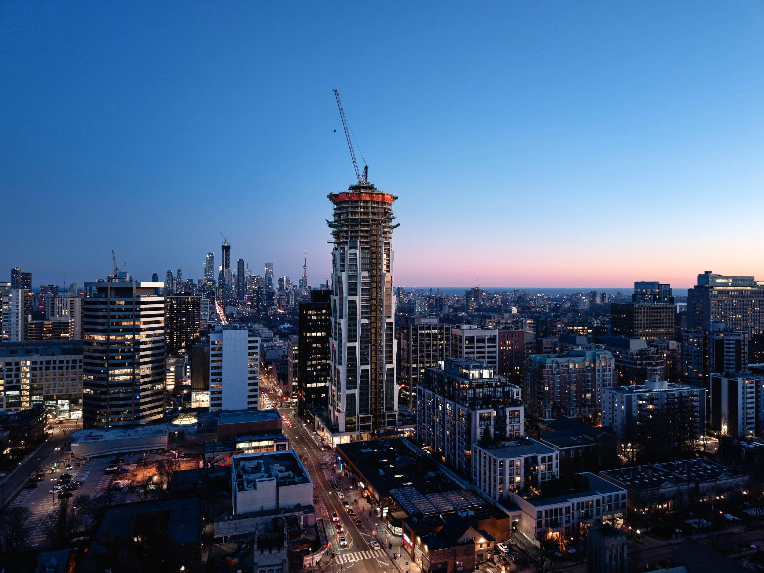 Toronto's new global landmark nears its zenith