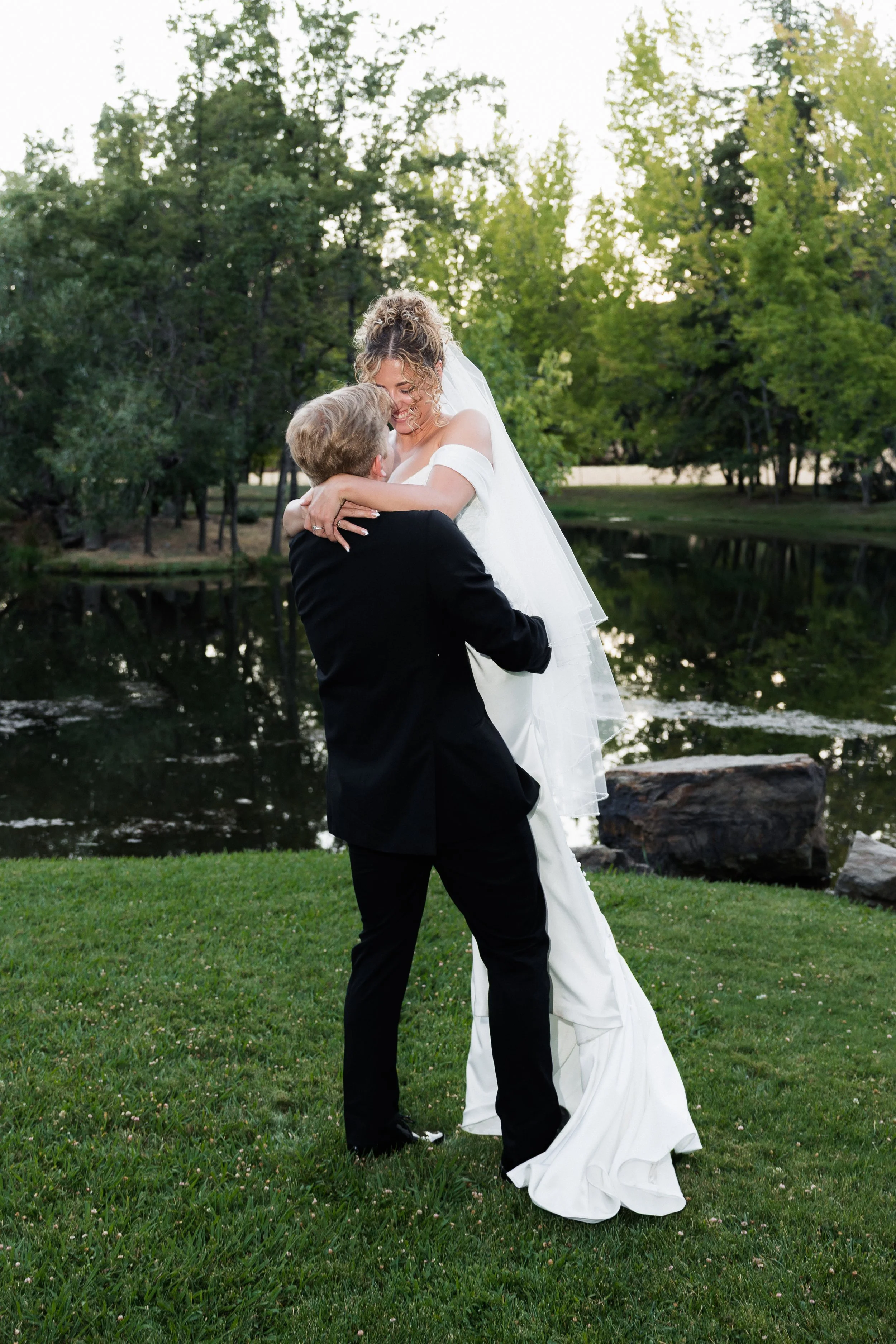 Bride and groom sunset portraits at Ironstone Vineyards California — Sacramento Wedding Photographer