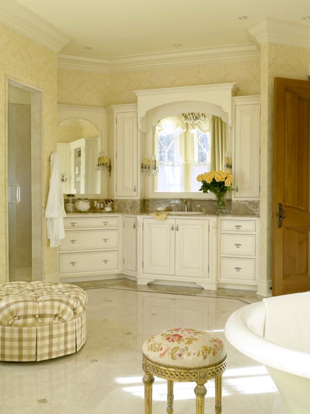 DP_Howard-french-bathroom_s3x4.jpg.rend.hgtvcom.616.822.jpeg