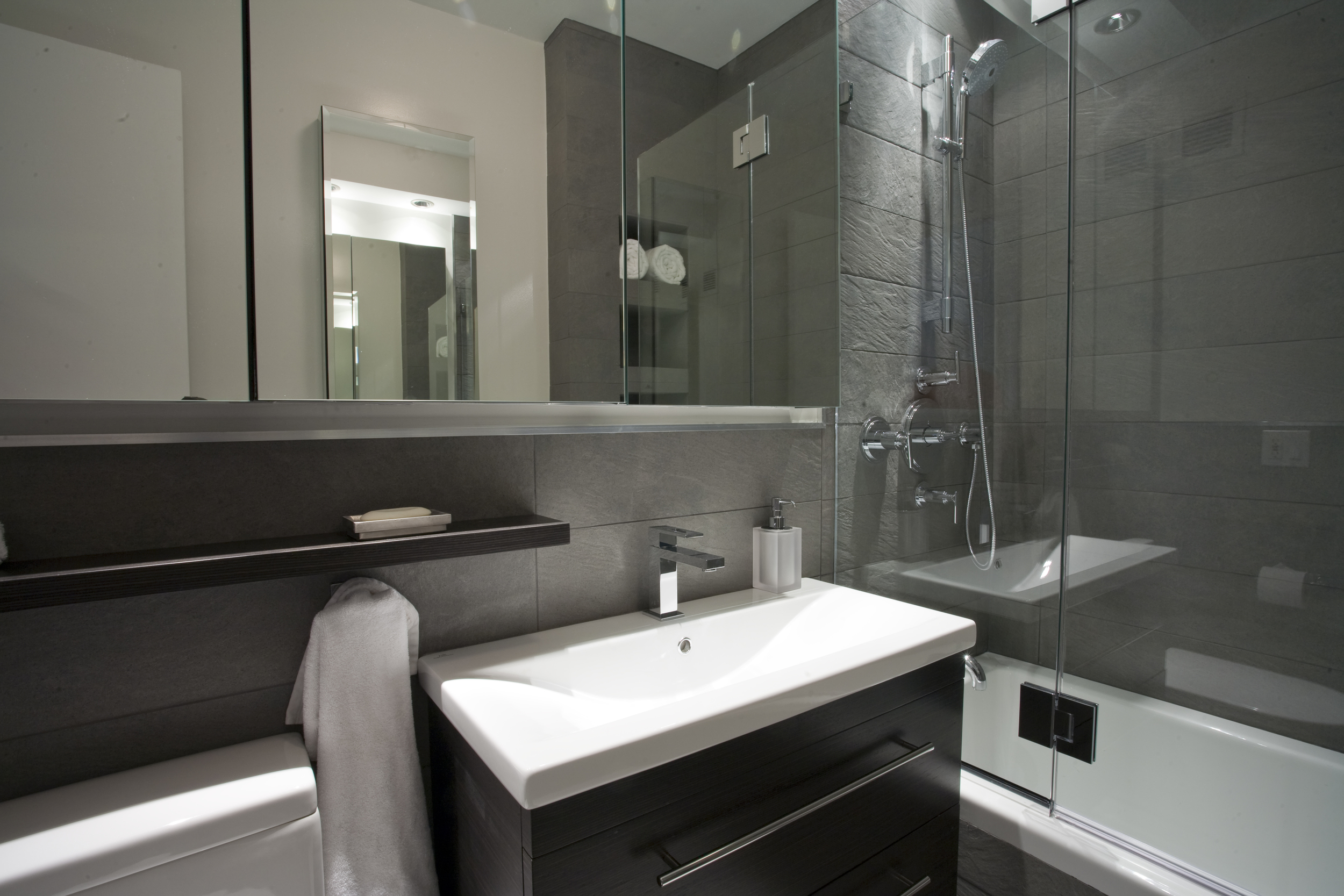 small-bathroom-renovations-5-small-bathroom-remodel-ideas-4368-x-2912.jpg