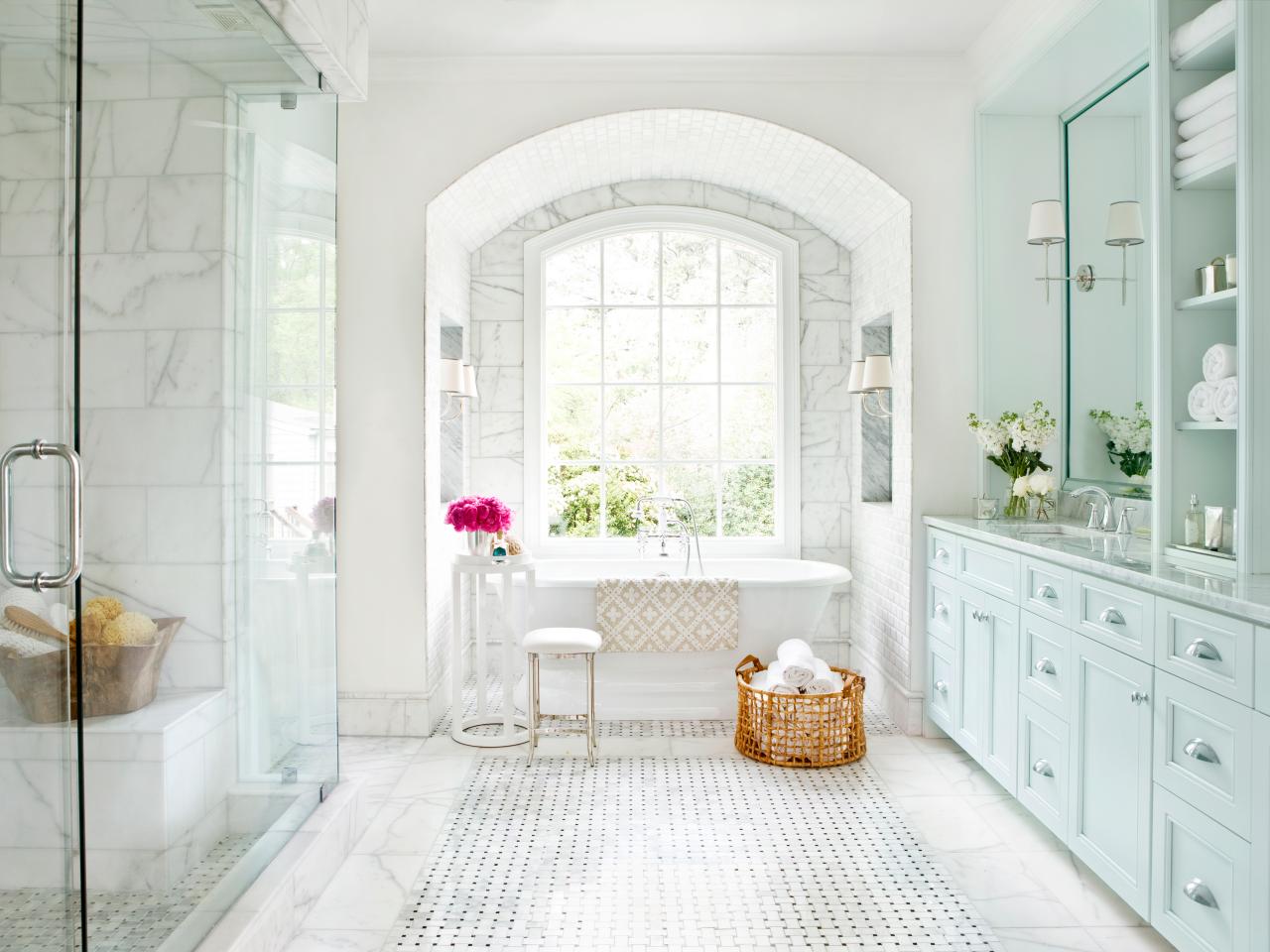 CI-mark-williams-marble-bathroom-lead-shot_s4x3.jpg.rend.hgtvcom.1280.960.jpeg