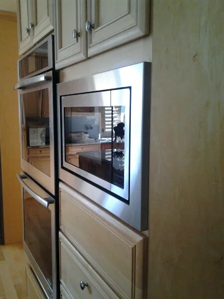 Jenn-Air microwave. model # JMC1116AS Custom Trim Kit (2).jpg