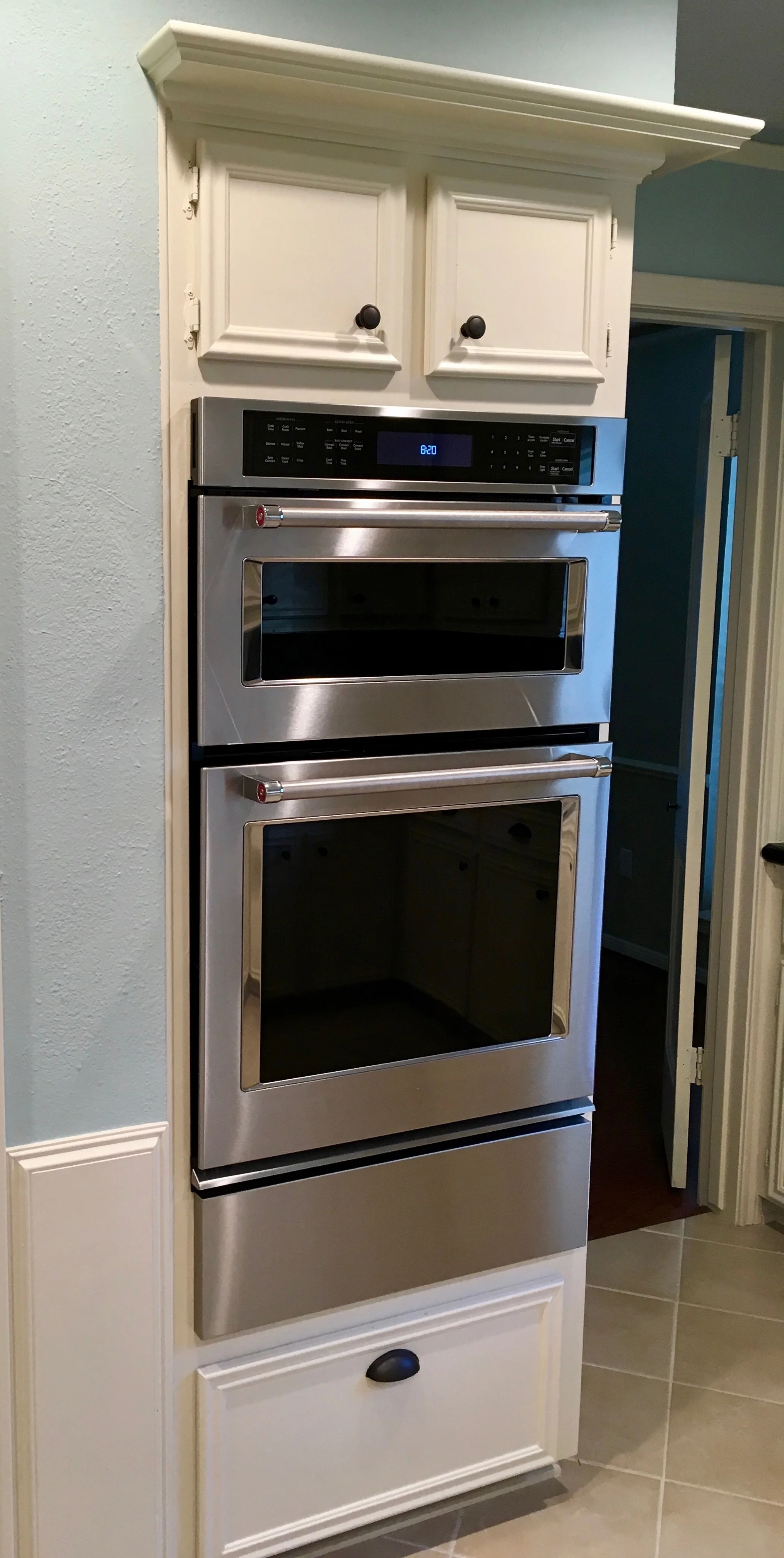 Wall oven filler strip for a KitchenAid wall oven, model # KOCE507ESS05