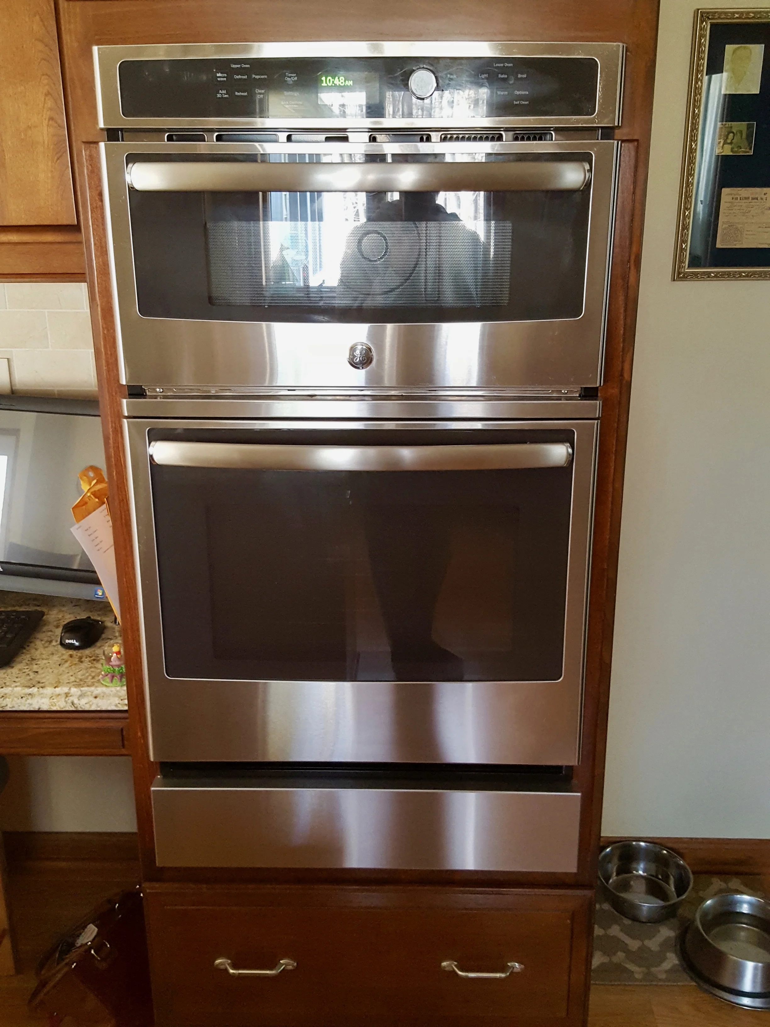 Wall oven filler strip for a GE wall oven, model # JK3800SHSS