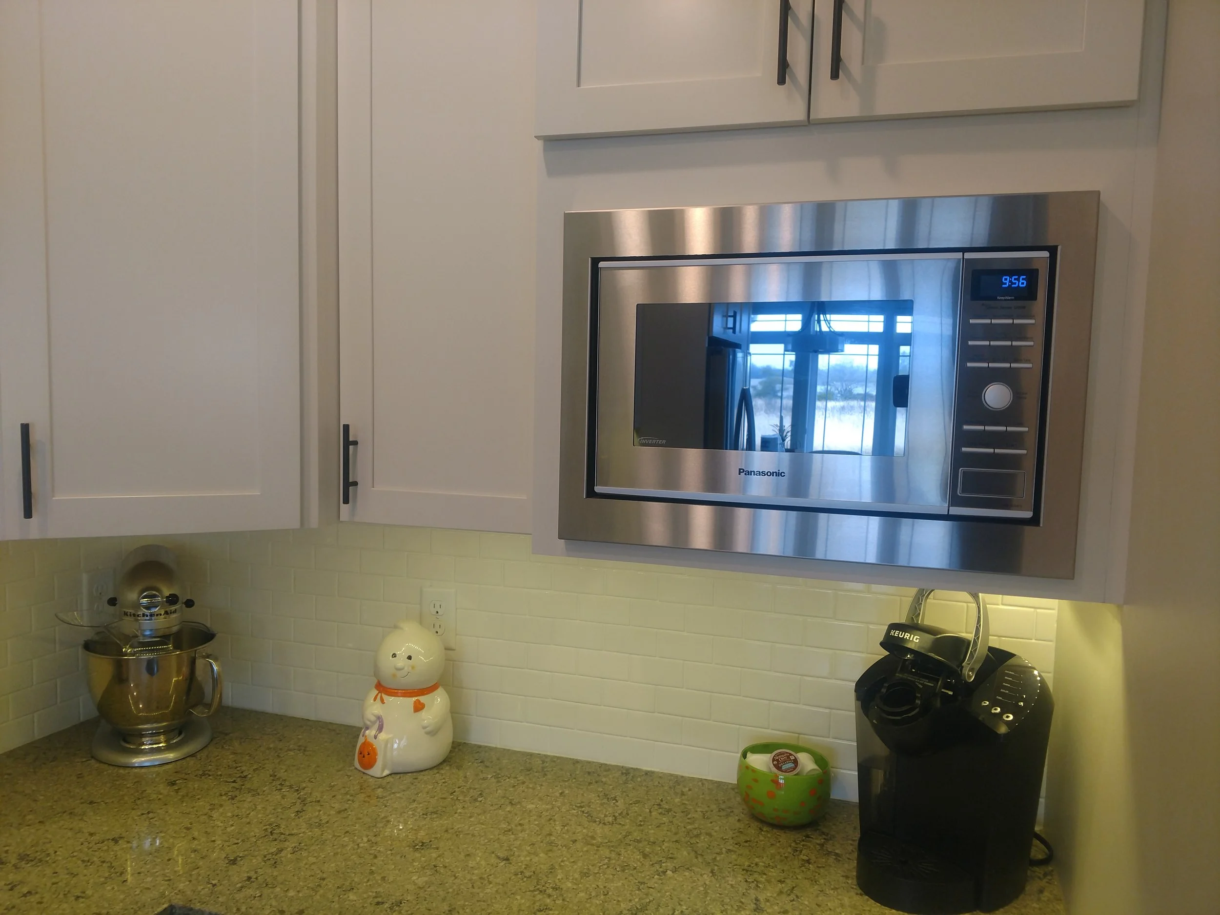 Standard 24%22 trim kit for a Panasonic microwave. model #NN-SD681S.jpg