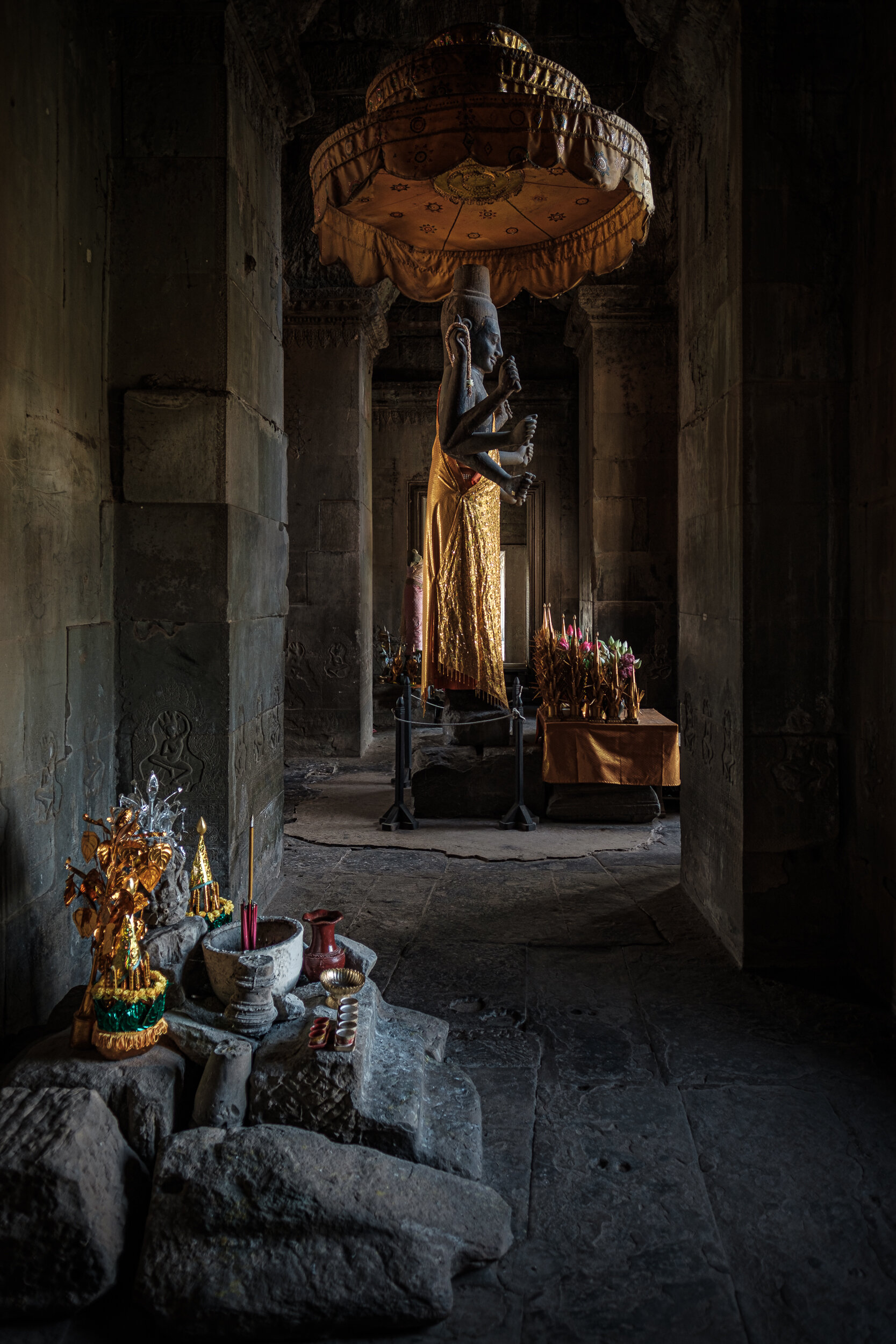 ANGKOR_WAT_XPR2_20170117_135645© R Cawthra 2016.jpg