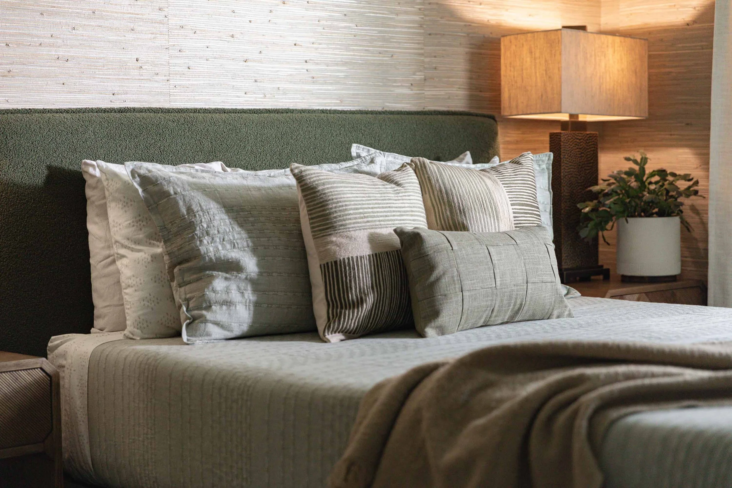 GUEST BEDROOM 1.jpg