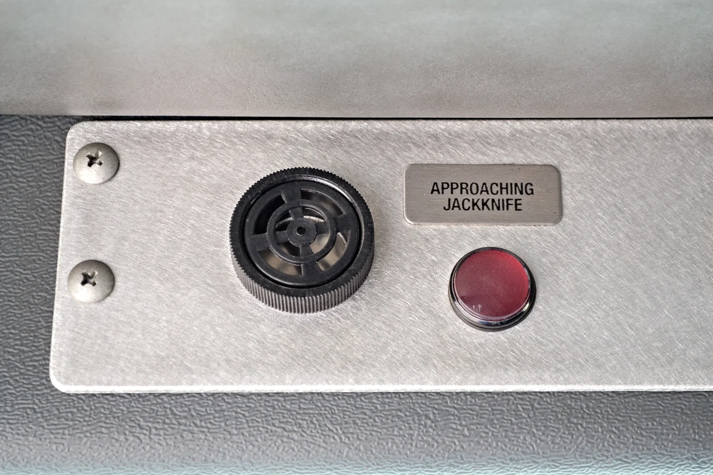 Tractor Jackknife Warning — tractor drawn aerial