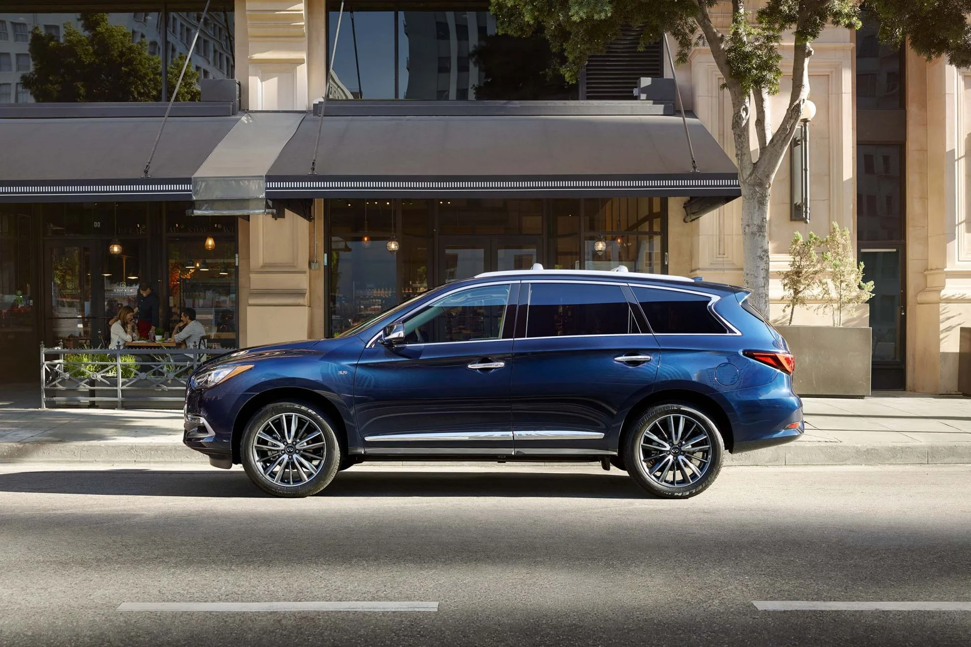 16038_urXaL1_jeff_ludes_qx60_02.jpg