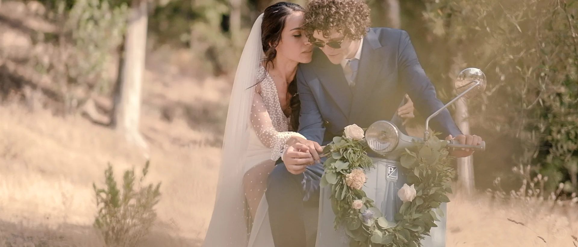⎨V + R⎬Wedding video at Castello di Vincigliata 