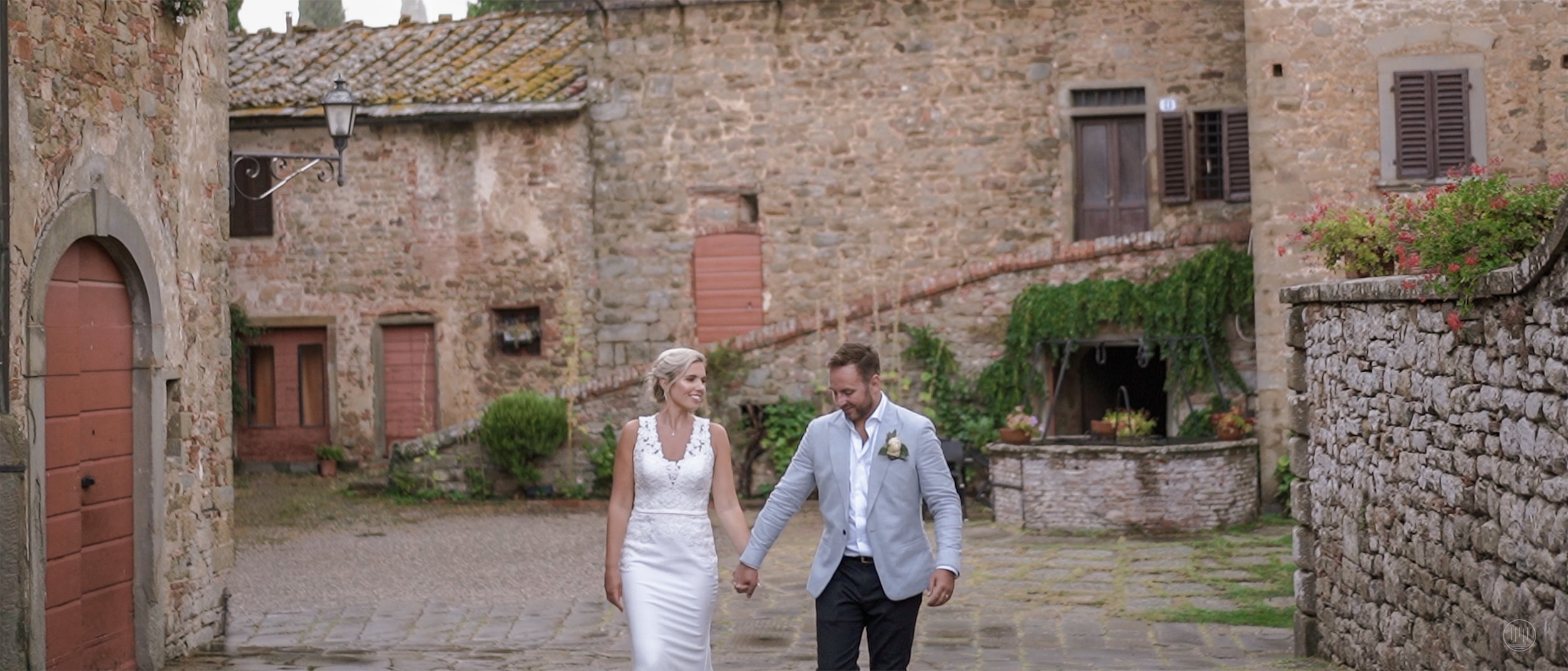 ⎨L + D⎬Wedding video at Gargonza Castle - Tuscany 