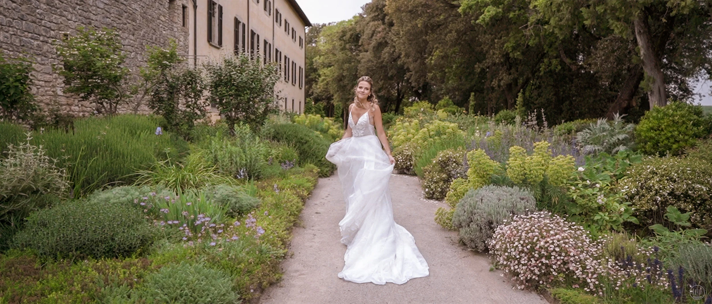 ⎨E + L⎬Wedding video at Borgo Pignano | Tuscany