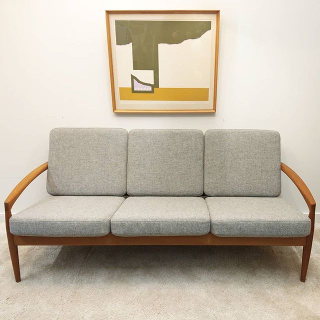 Realised we never posted the #paperknifesofa after it was finished, so here we go ;) -
-
-
#paperknife #kaikristiansen #danishmodern #midcenturymodernfurniture