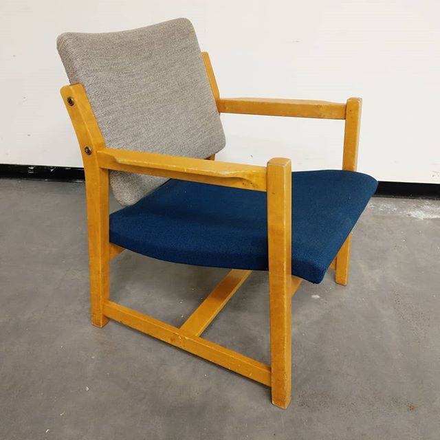 Project number 2 of 2019 is this cool little fellow. Designed by #AlfSture in the early 40's for Hiorth &amp; &Oslash;stlyngen. Both pioneers of norwegian design. This chair has an old reupholstering job that looks like it's done in the sixties as th