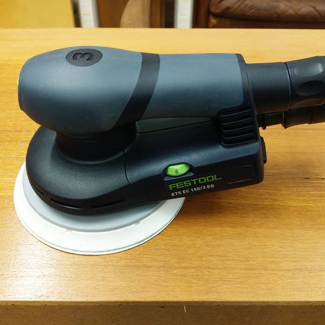 Daddy's got a brand new ba...#festool sander! This is one for the tool nerds out there. What a difference from the old trusted makita. Now that toys'r'us has gone bankrupt in Norway, these guys should seriously consider buying the name for their tool