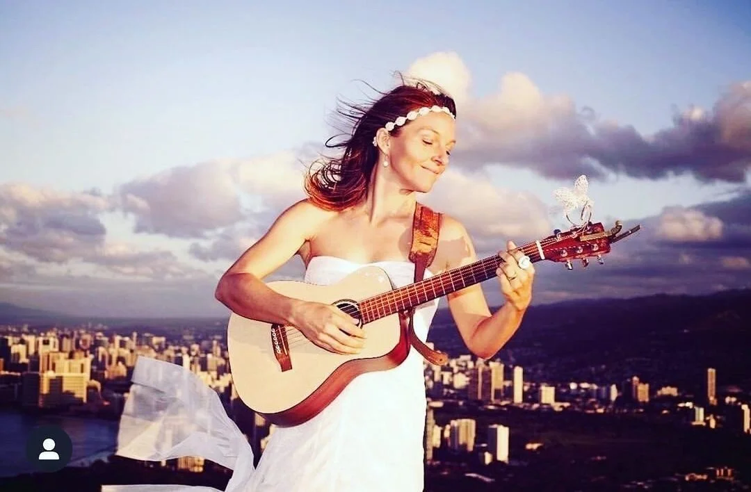 &quot;Train your mind to see the good in everything. Positivity is a choice. The happiness of your life depends on the quality of your thoughts.&quot; ~Author unknown⁠
⁠
(📸: the amazing &amp; talented @pineapplestaircase)⁠
⁠
⁠
- -⁠
For #goodvibesonl