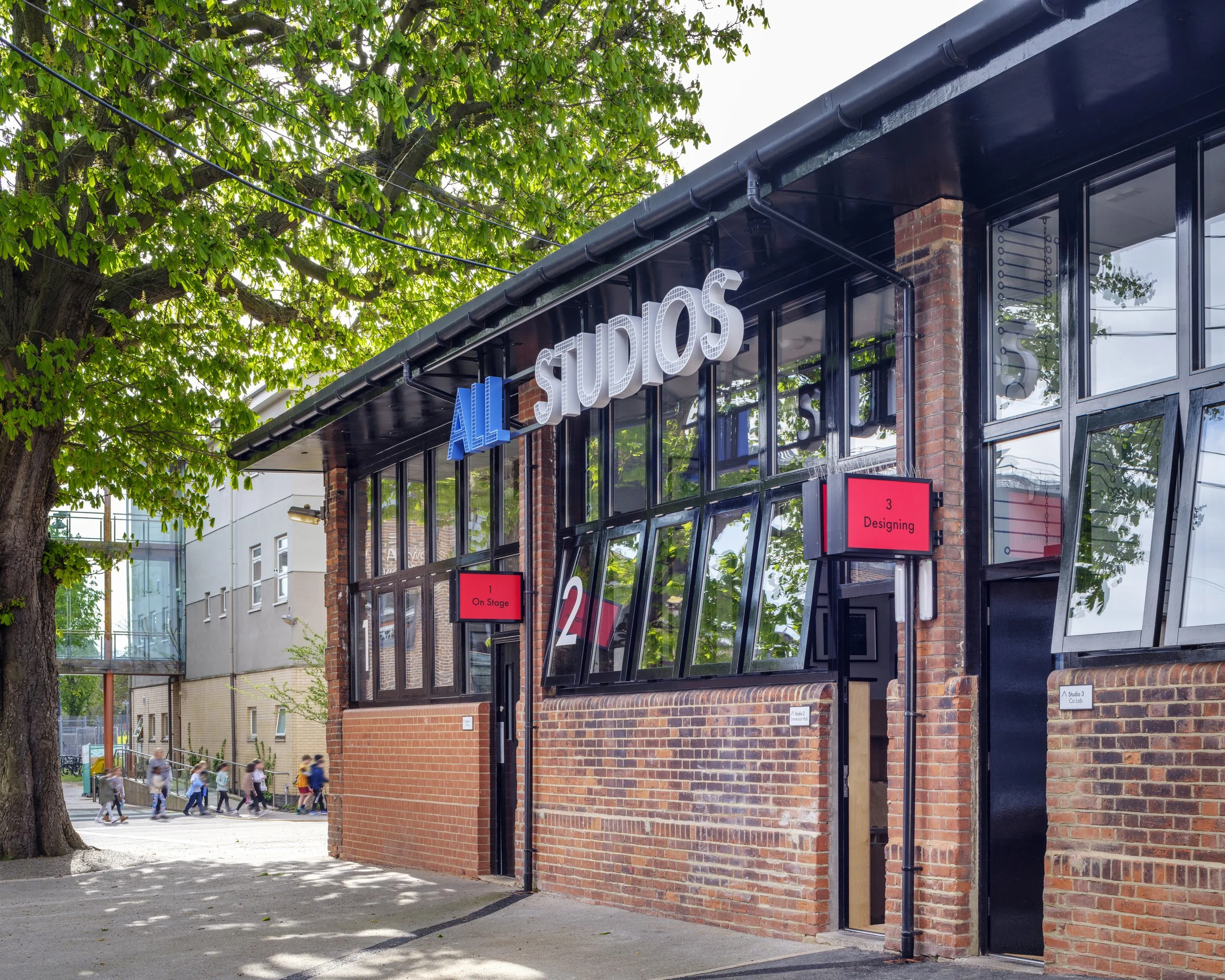 MAP Architecture - Alleyns Dulwich - All Studio External_2.jpg