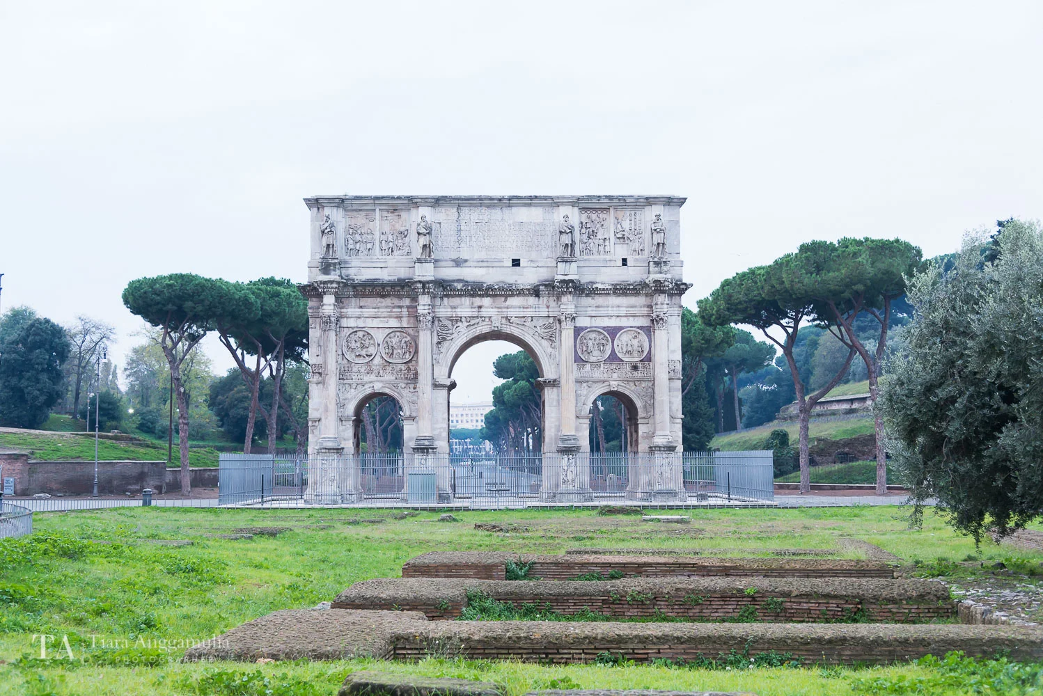 The arch near Colosseum.