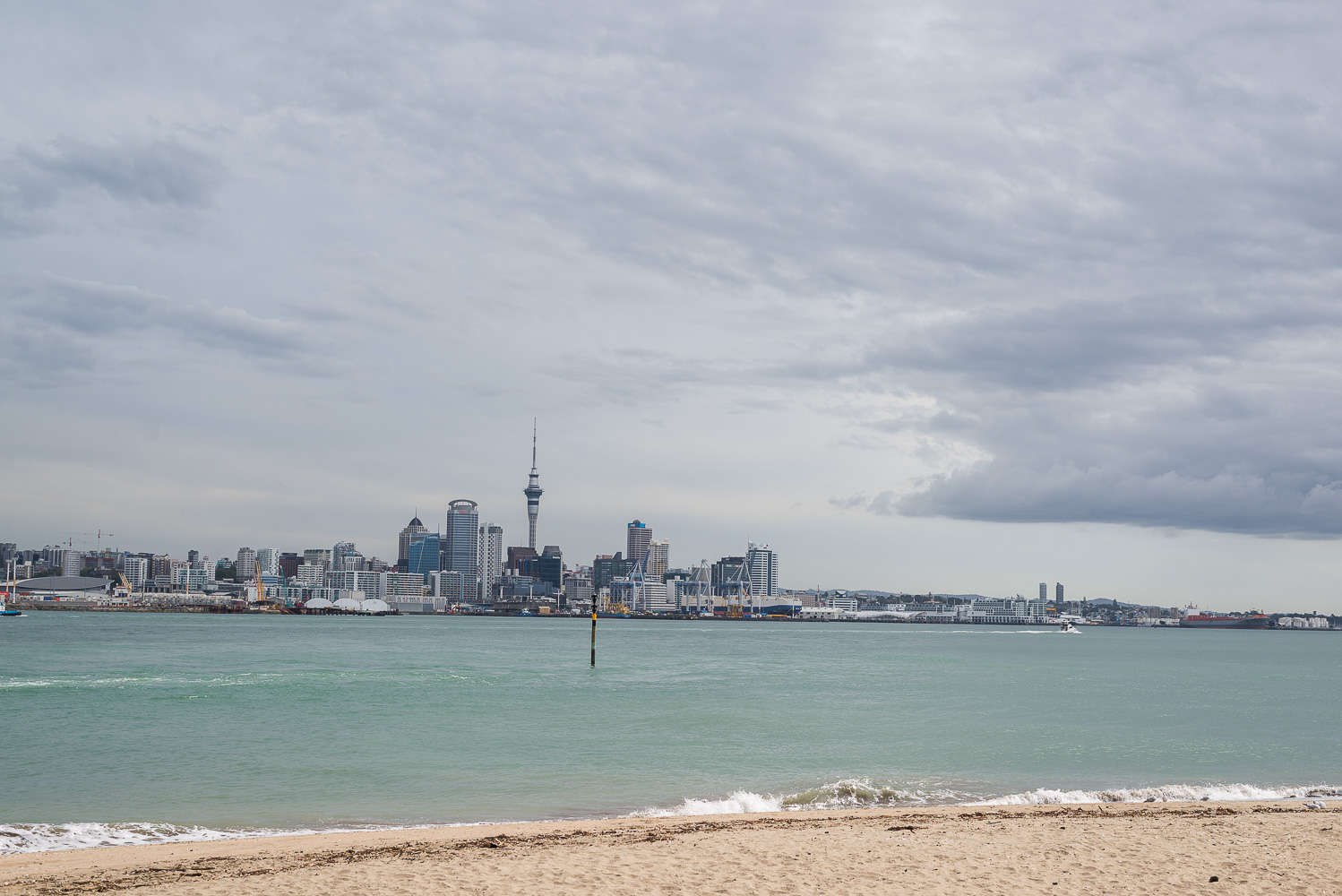 The skyline of Auckland.jpg