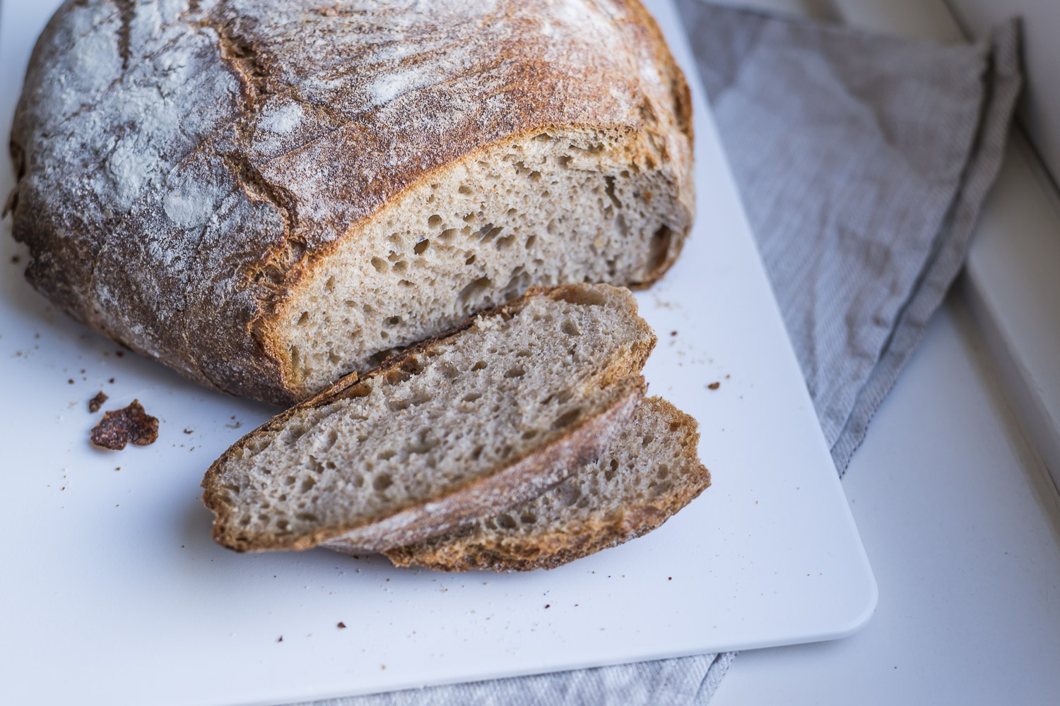 A loaf of rye bread made from 100% spelt flour.jpg