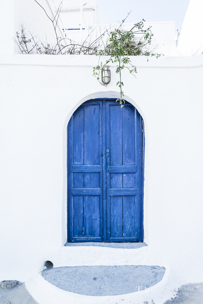 A view of the blue door.
