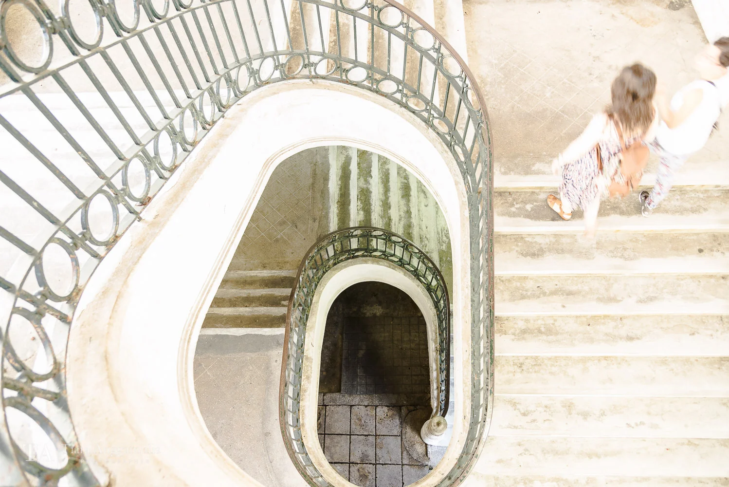 The spiral staircase in Mercado do Bolhao.
