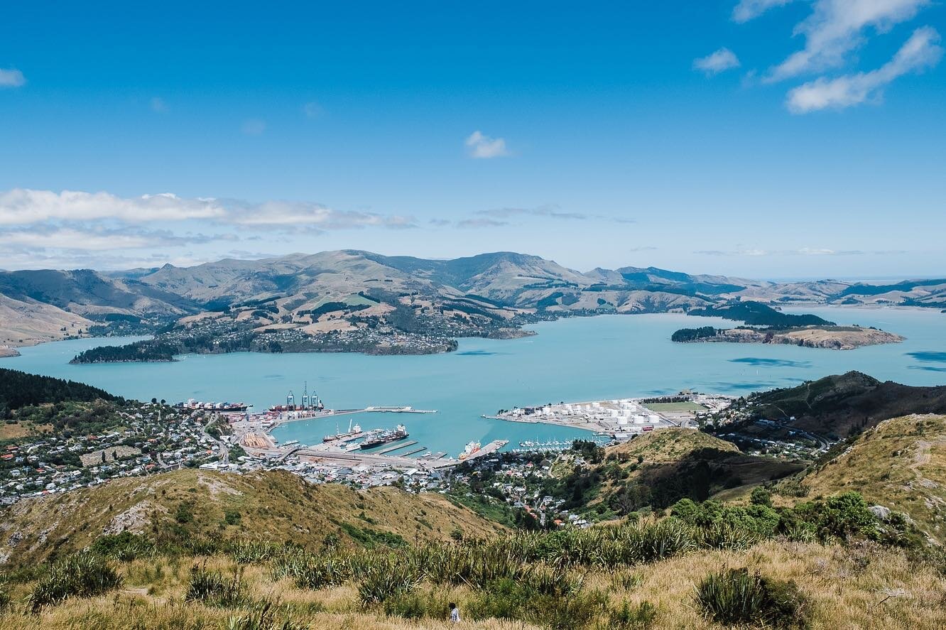 Pretty Lyttelton in the east coast of the South Island. It was fun exploring some of the hiking trails here earlier this year. &thinsp;
&thinsp;
&thinsp;
#Lytteltonharbour #Lytteltonport #exploreCHC #NZMustDo #NZfinds #DoSomethingNewNZ #newzealandgui