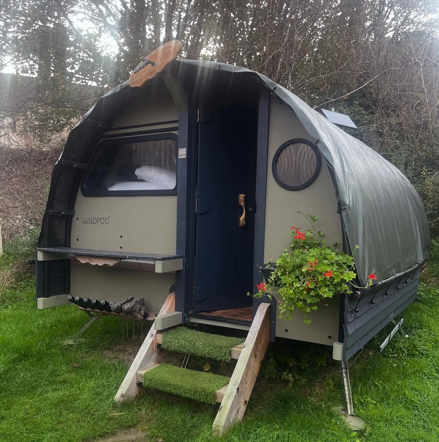 I&rsquo;ve always had a soft spot for @yhaofficial. Over the years I&rsquo;ve stayed in their bunk rooms, private rooms, and family rooms. But I&rsquo;ve always wanted to try one of their pods.

So when the chance came up to stay in one, on a @lovehe