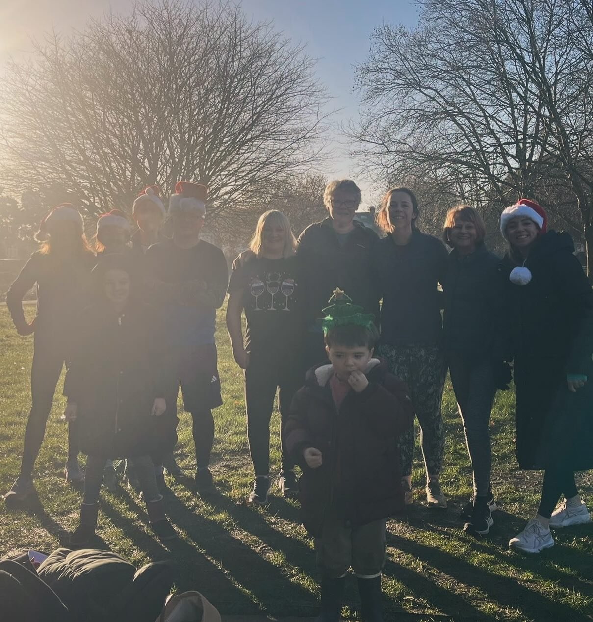 Feeling festive (and a little chilly!) at our Fit In The Park classes this morning with Kate 💪🎅

We&rsquo;ve got 2 more chances to train with us this year:

🖥 6.15am | Monday 22 December
Online Bootcamp&hellip;.start the festive week strong!

🥧 9