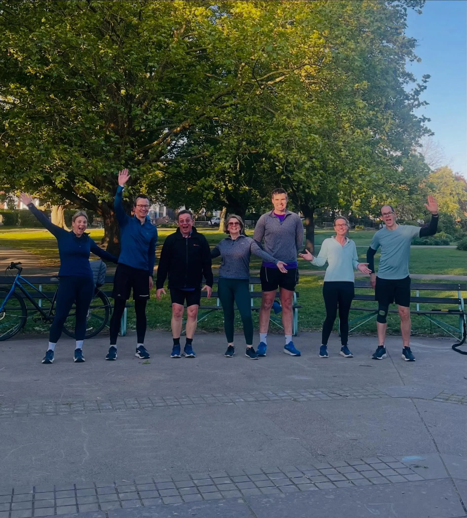 Our 6.15am crew smashing it this morning in South Park Gardens!

Cardio ✔️
Strength work ✔️
Laughs ✔️
Friendship ✔️

All before most alarms have even gone off! 

No better way to start the day! Then head into work with a big smile on your face.

Fanc