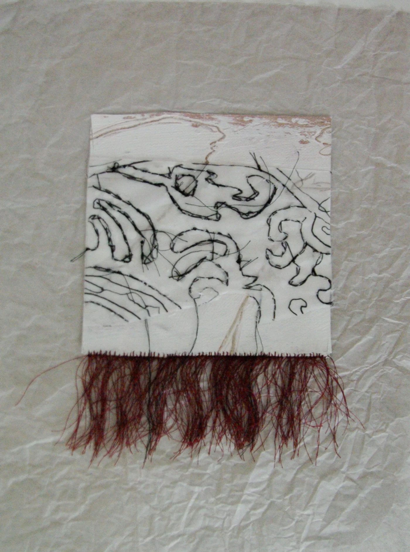"Zerstörtes Muster", 30 x 23 cm, Acryl, Faden auf Leinwand, Papier