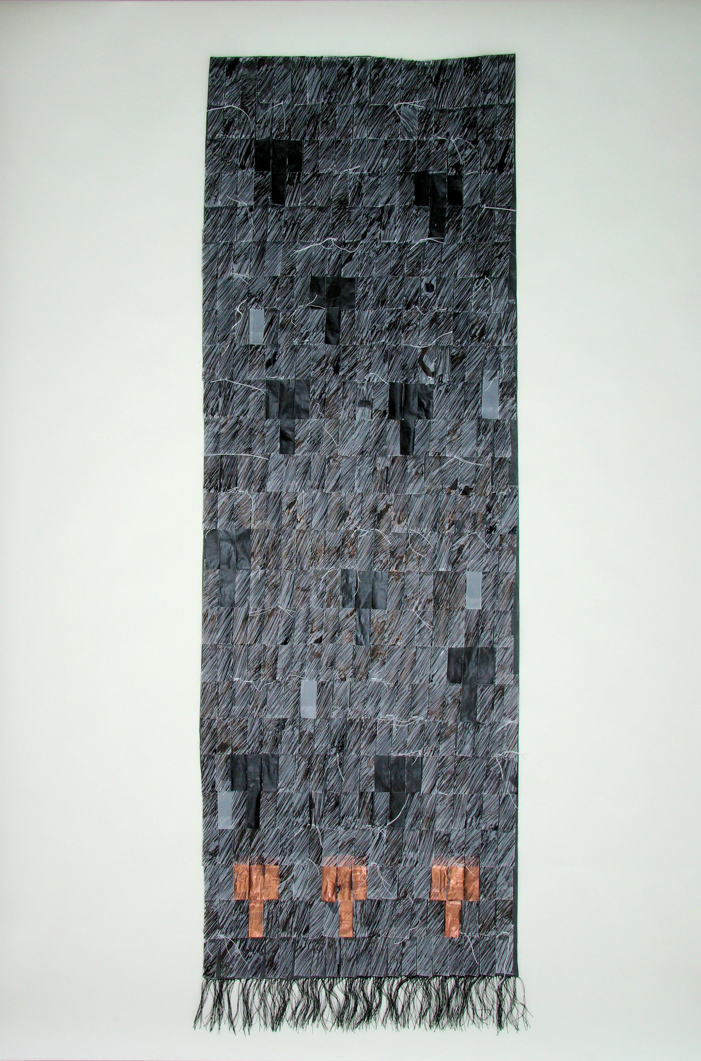 "Schattenteppich", 2019, Papier, Faden, Tusche, Acryl, 100 x 70 cm