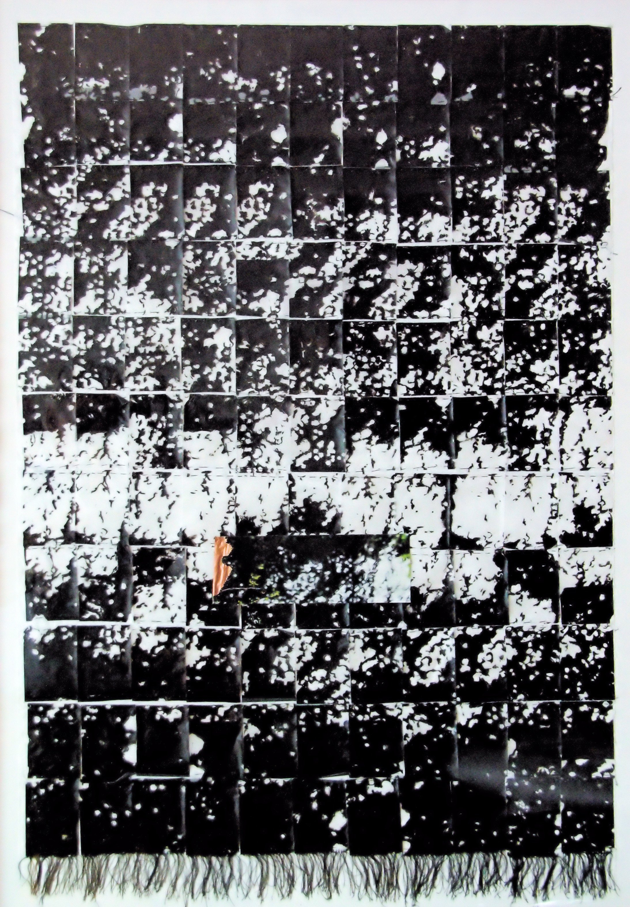 "Schattenlichter", 2017, 94x64cm, Acryl und Faden auf Papier