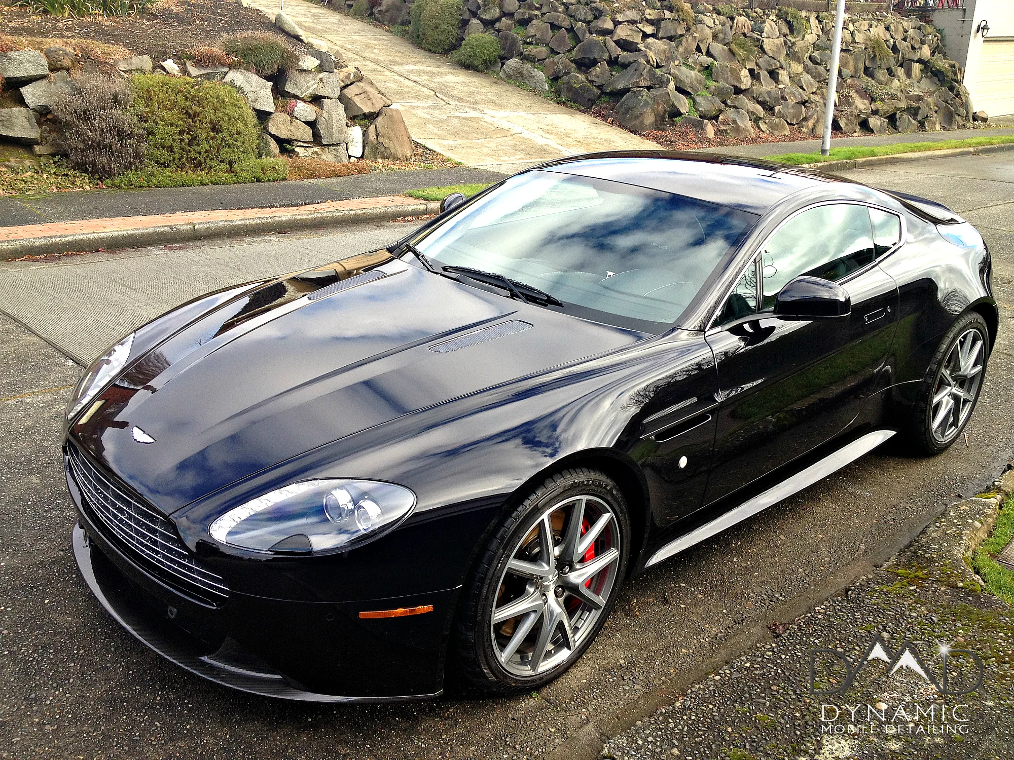 Aston Martin-1.jpg