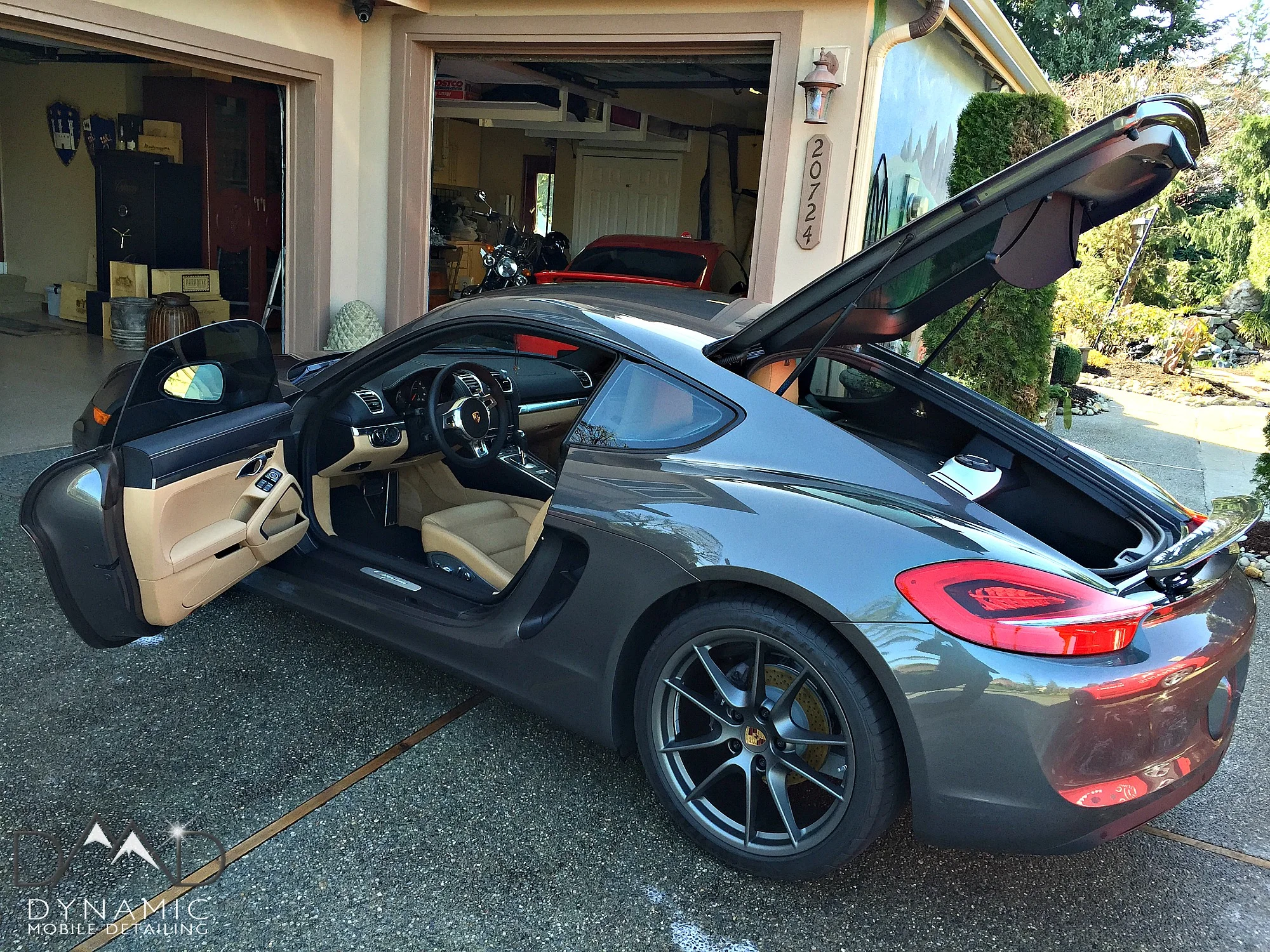 Porsche Cayman-1.jpg