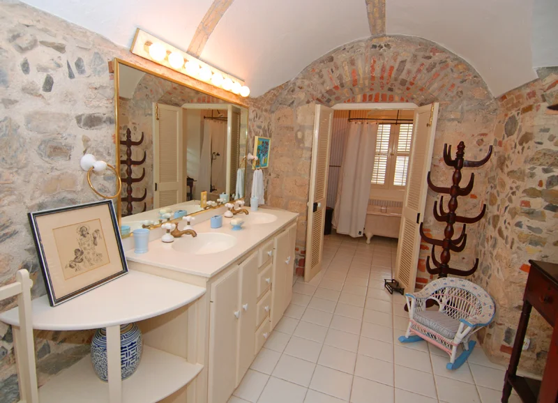 GUEST BEDROOM BATH